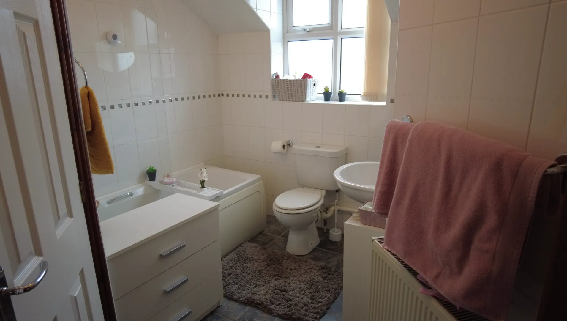 Charming 2 Bed Student Flat // Aug 2026 - Image 5
